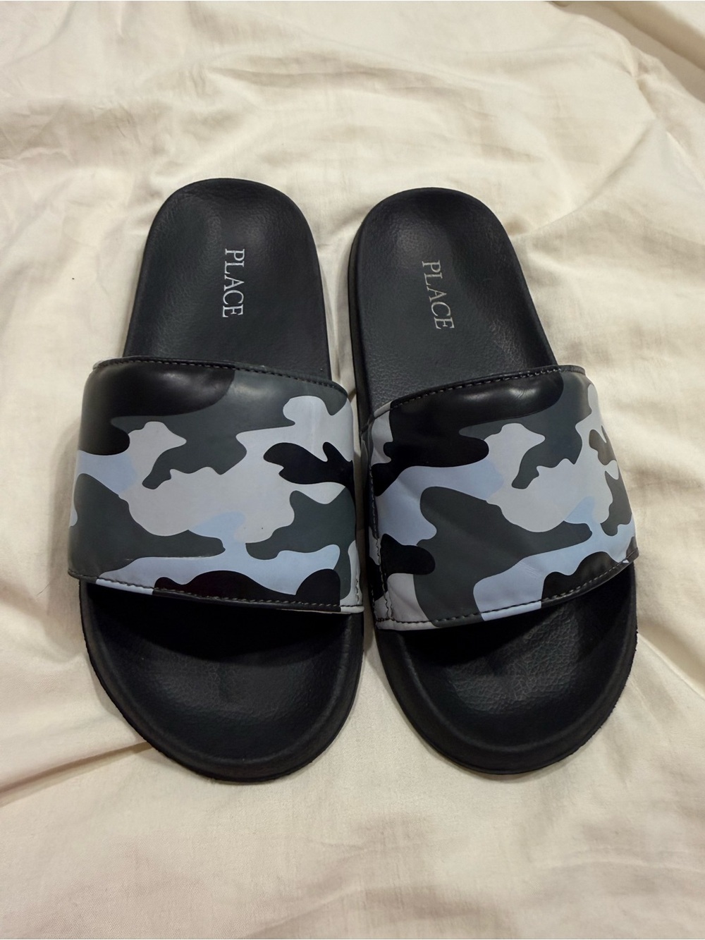 The Children’s Place Boys Camo Slide Sandals | Size 1